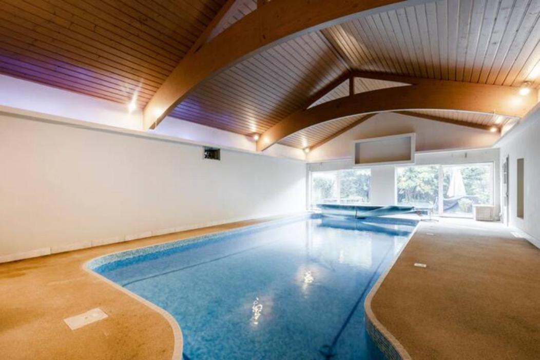 Coach House Villa Woking Buitenkant foto