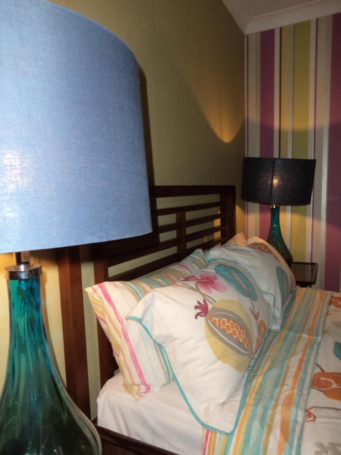 Coach House Villa Woking Buitenkant foto